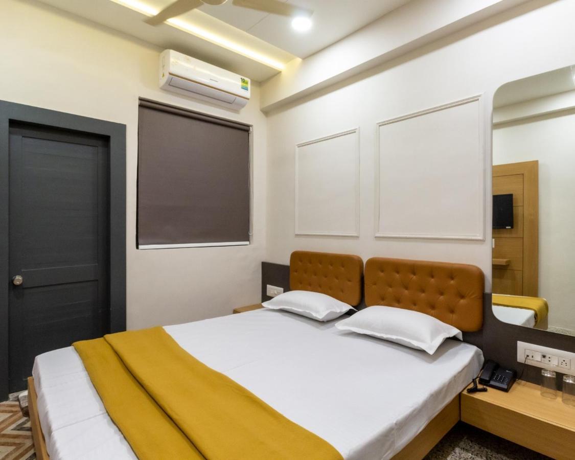 Prince Residency Club House Jamnagar Ngoại thất bức ảnh