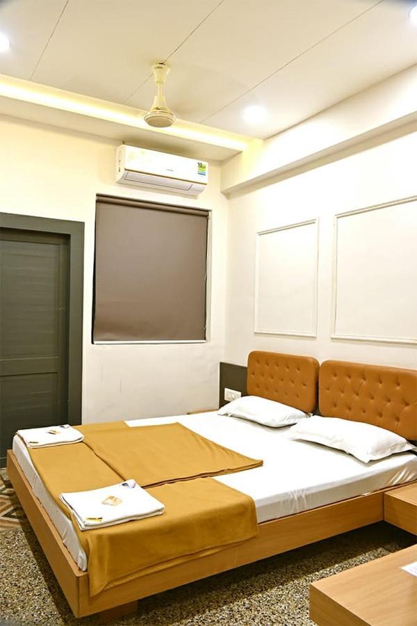 Prince Residency Club House Jamnagar Ngoại thất bức ảnh